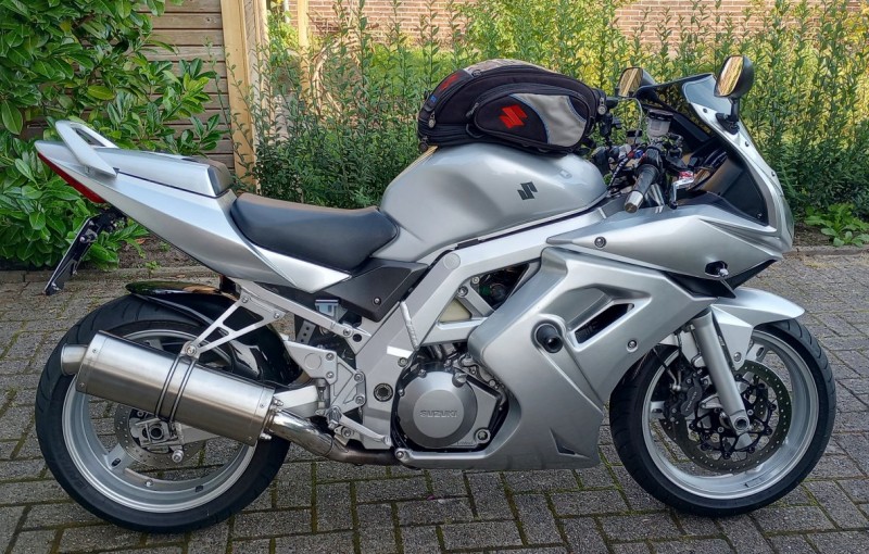 Suzuki SV 1000 S Wiefelstede ~05.jpg