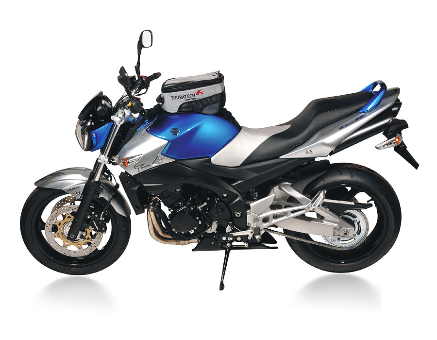 suzuki-gsr600-sv.jpg