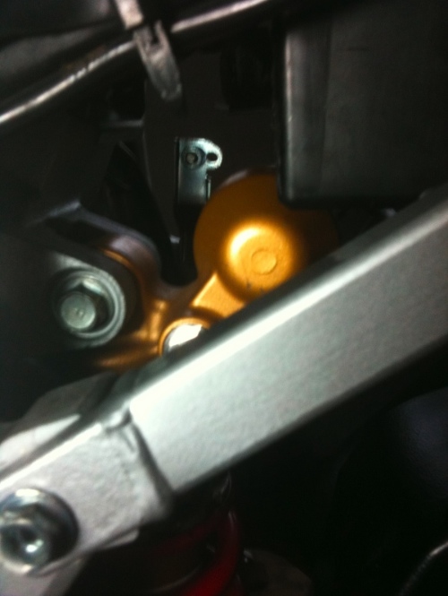 Beinchen Seitenansicht closeup mit Batteriekasten.jpg