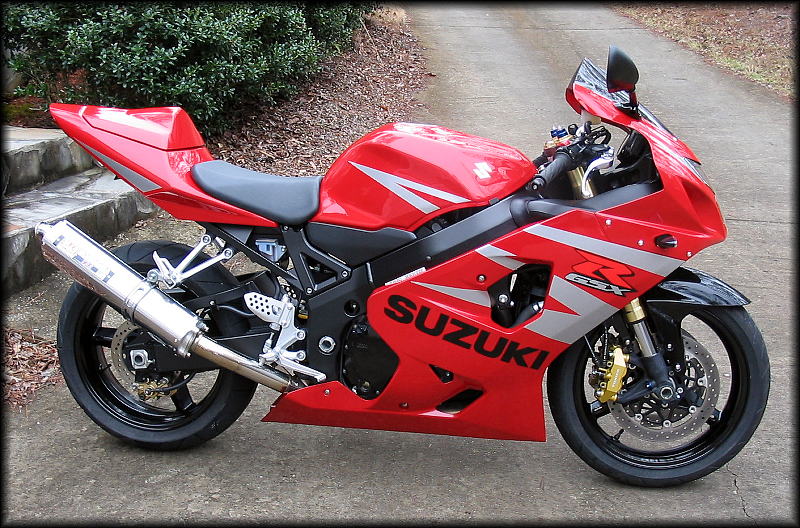 05GSXR6red-sil.jpg