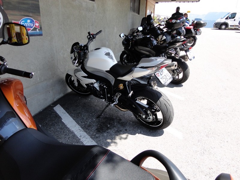 Suzuki GSR1000R l.jpg