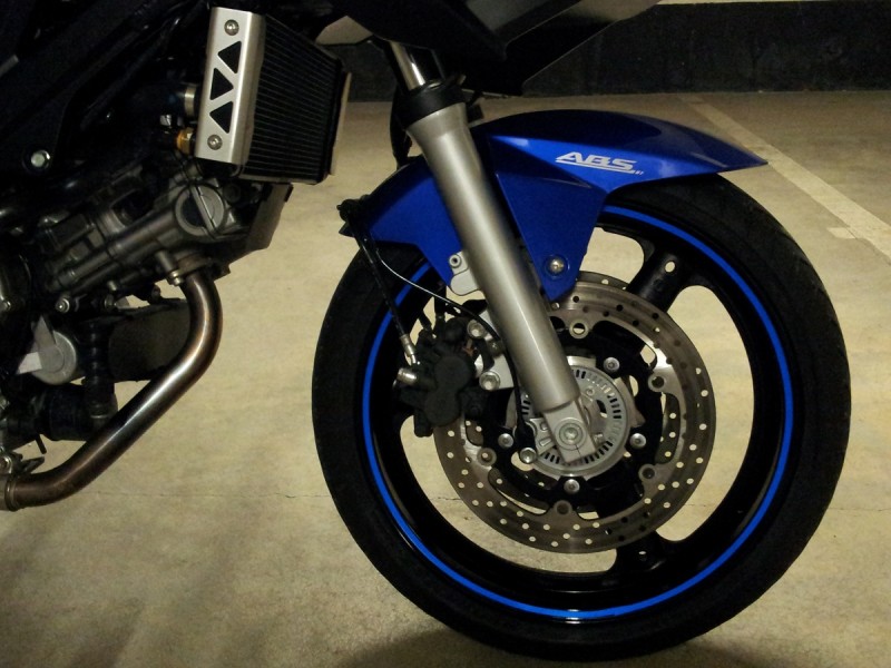 2011-07-24 133750_Felgenrand_Oelkuehlerblende.jpg