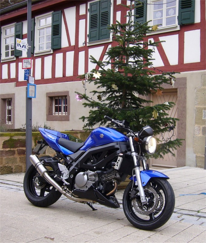 suzi2.jpg (405.6 KiB) 1580 mal betrachtet suzi2.jpg