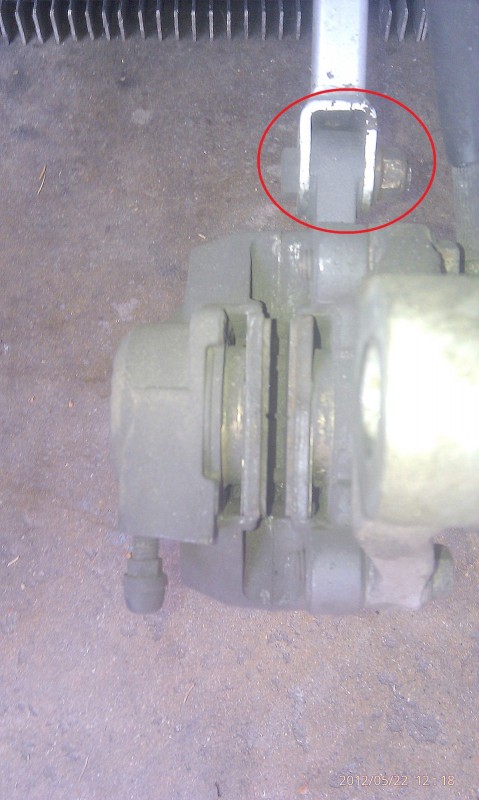 Bremssattel-hinten-2.jpg (1.68 MiB) 868 mal betrachtet Bremssattel-hinten-2.jpg