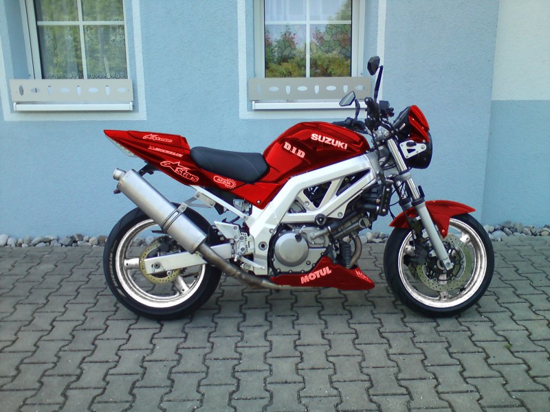 Allesrot weiße Felgen.jpg