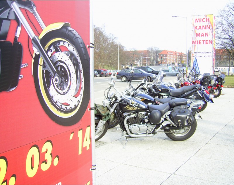 schwerin motorradmesse 1.jpg