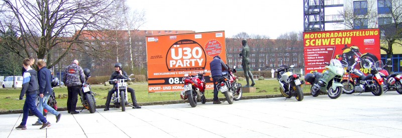 schwerin motorradmesse 2.jpg