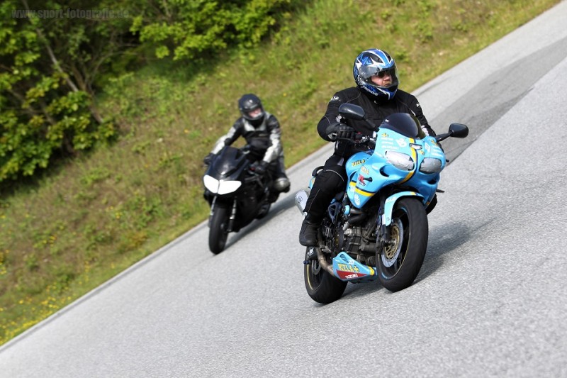 Stoni_voll in Fahrt- copyright  sport-fotografie.de.JPG
