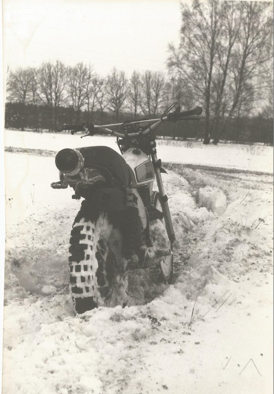XT500_1979 im Schnee.jpg