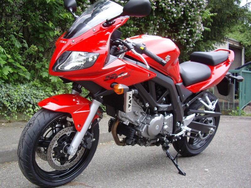 001 Suzuki 2014.jpg