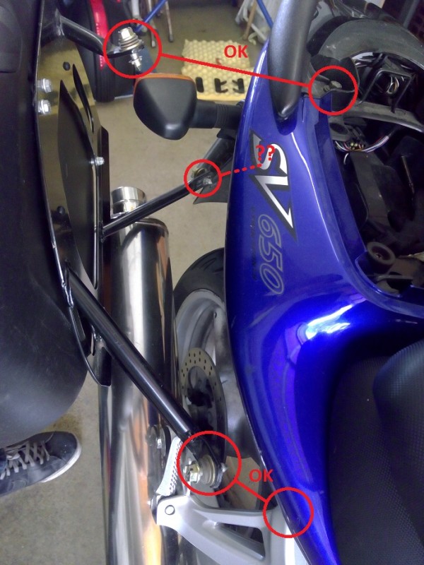 SV650_Knubbel_Koffertraeger_Montage.jpg
