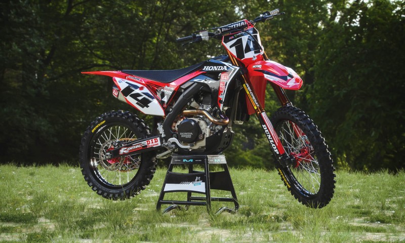 Honda-CRF-450-2018-cole-seely-factory-style-red-rot-schwarzer-rahmen-black-frame-hinson-yoshimura-graphics-deco.jpg