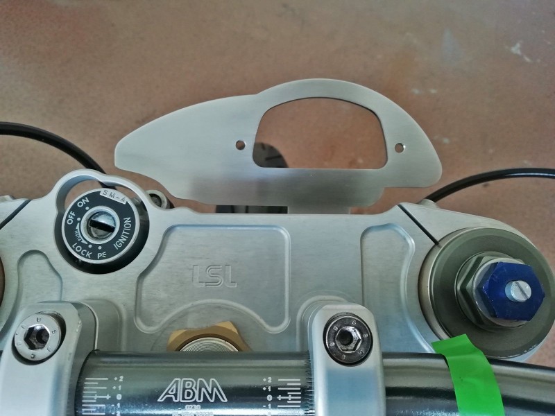 01 Instrumententräger.jpg