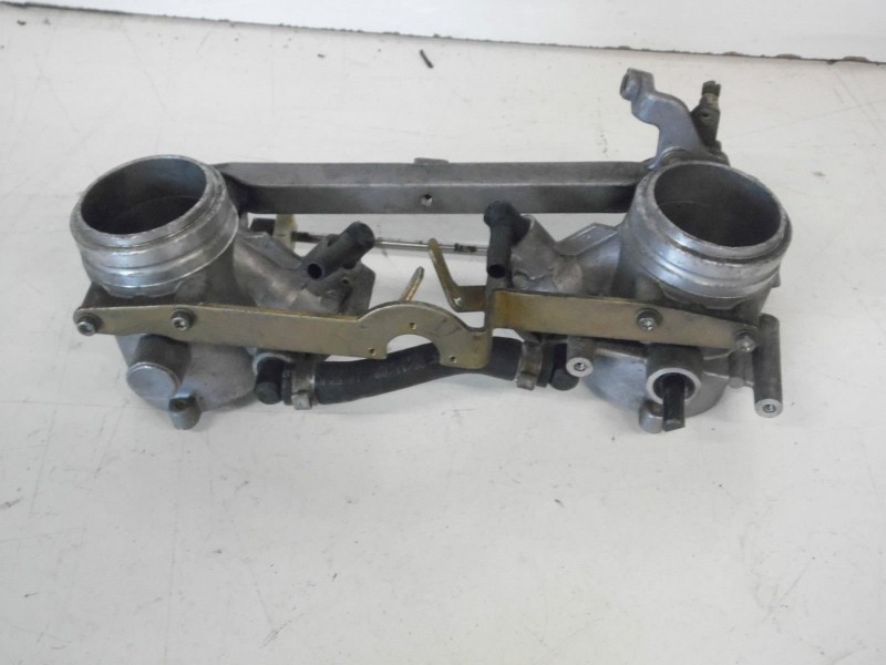 Suzuki GS650 TL650 V Twin Kraftstoffeinspritzung Drosselklappenstutzen 170.1 1.jpg