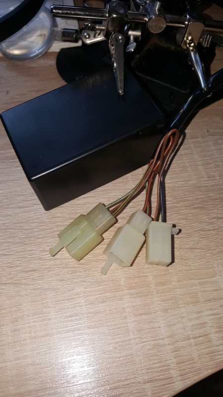 Geäuse mit Stecker.jpg