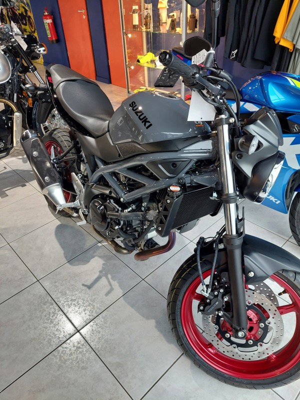 Suzuki SV 650.jpg