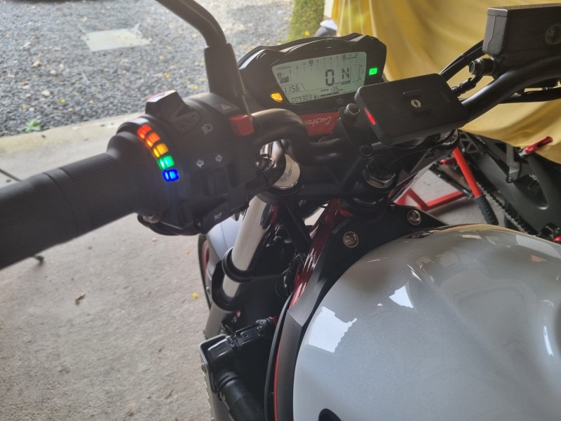 SV650 003.jpg