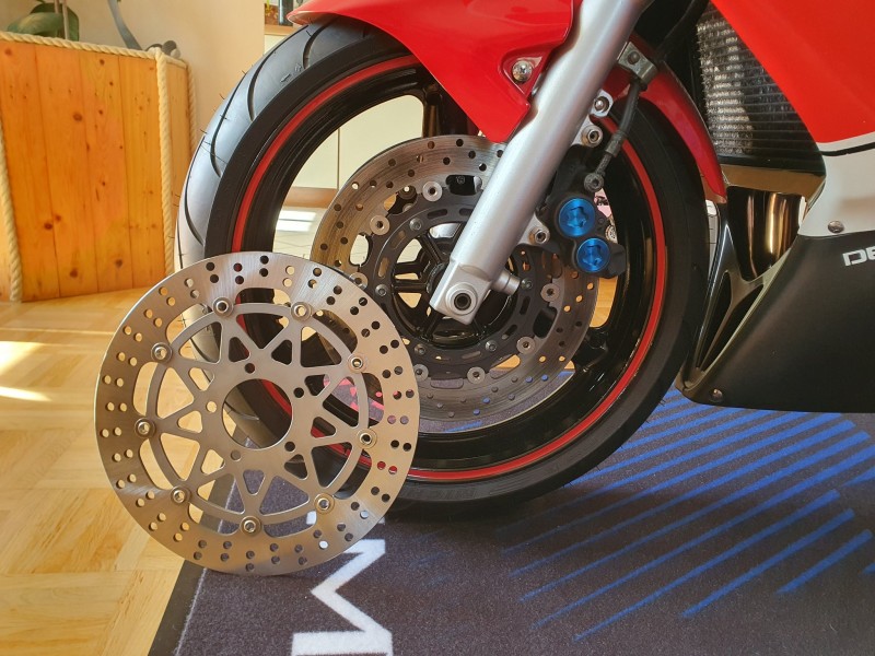 TRW SRAD Bremsscheibe.jpg (571.54 KiB) 2482 mal betrachtet TRW SRAD Bremsscheibe.jpg