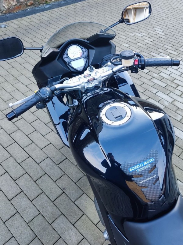 46 Cockpit.jpg