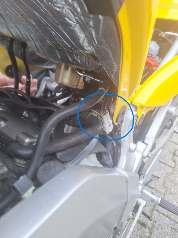 Weißer stecker.jpeg