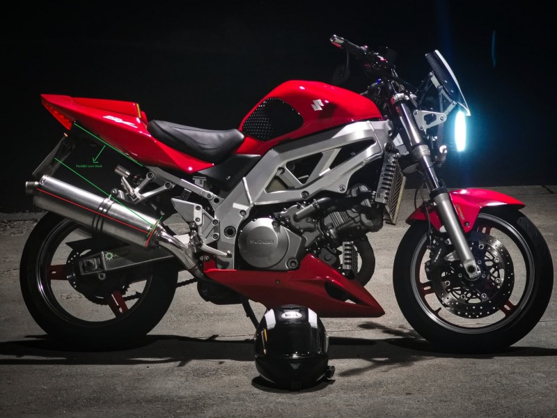 SV1000_Auspuff Höherlegung.jpg